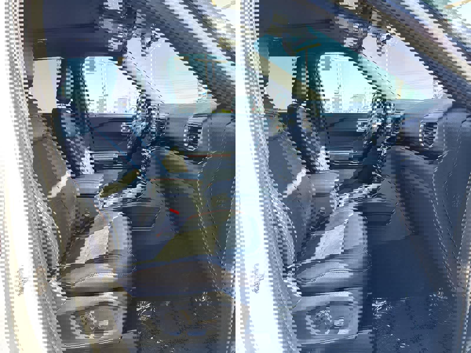 Used 2024 Ford Explorer ST-Line w/ Class IV Trailer Tow Package image 40