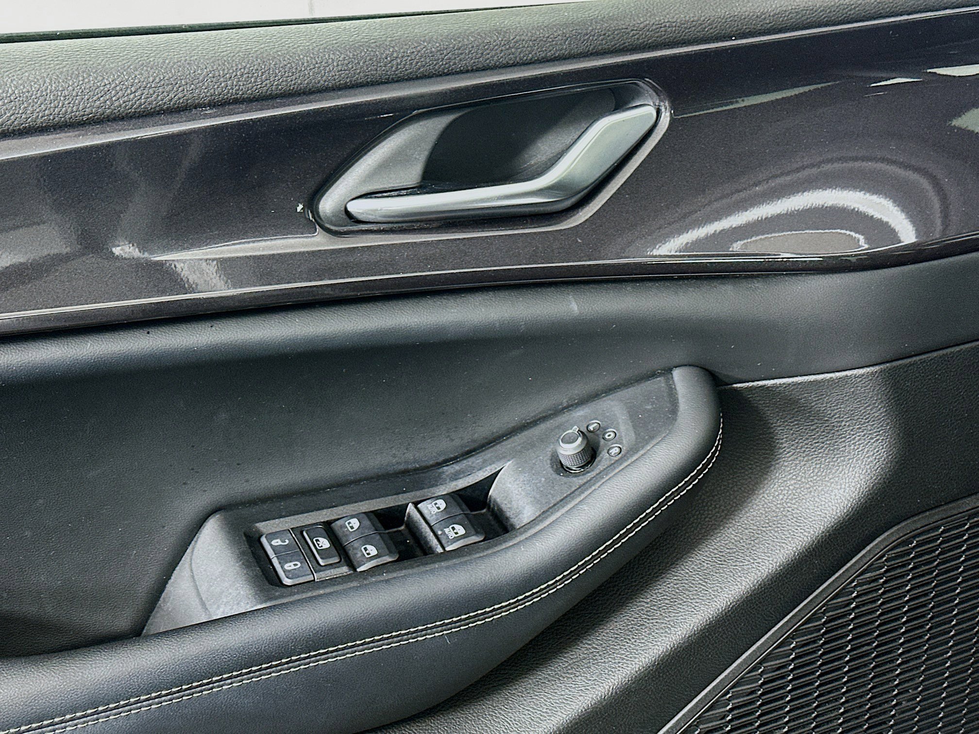 Used 2023 Jeep Grand Cherokee Altitude image 15