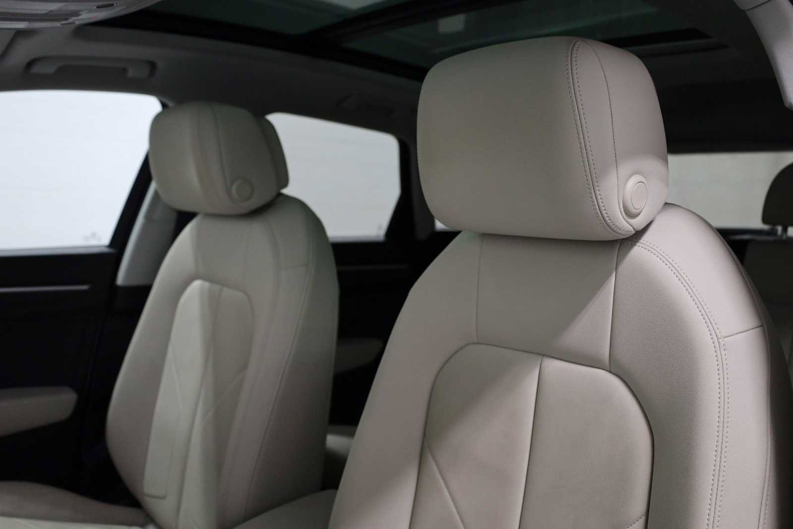 Used 2022 Audi Q3 2.0T Premium w/ Convenience Package image 17