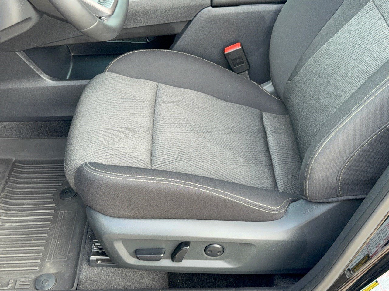 Certified 2026 Nissan Rogue SV FWD image 16