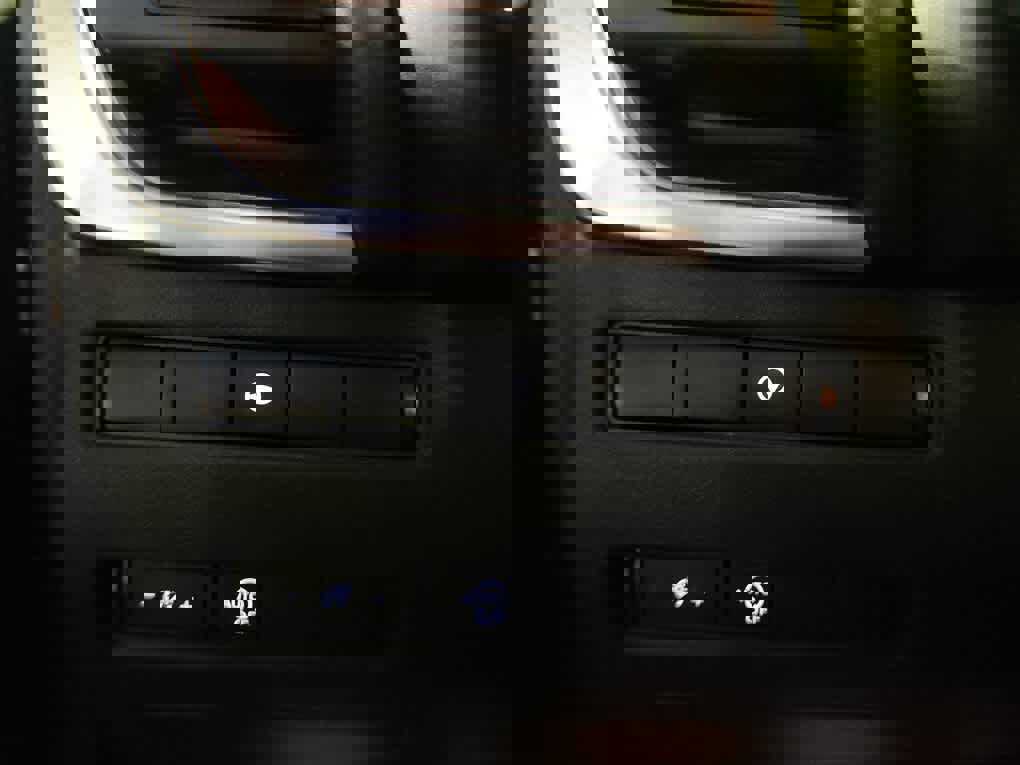 Used 2023 Nissan Rogue SV image 32