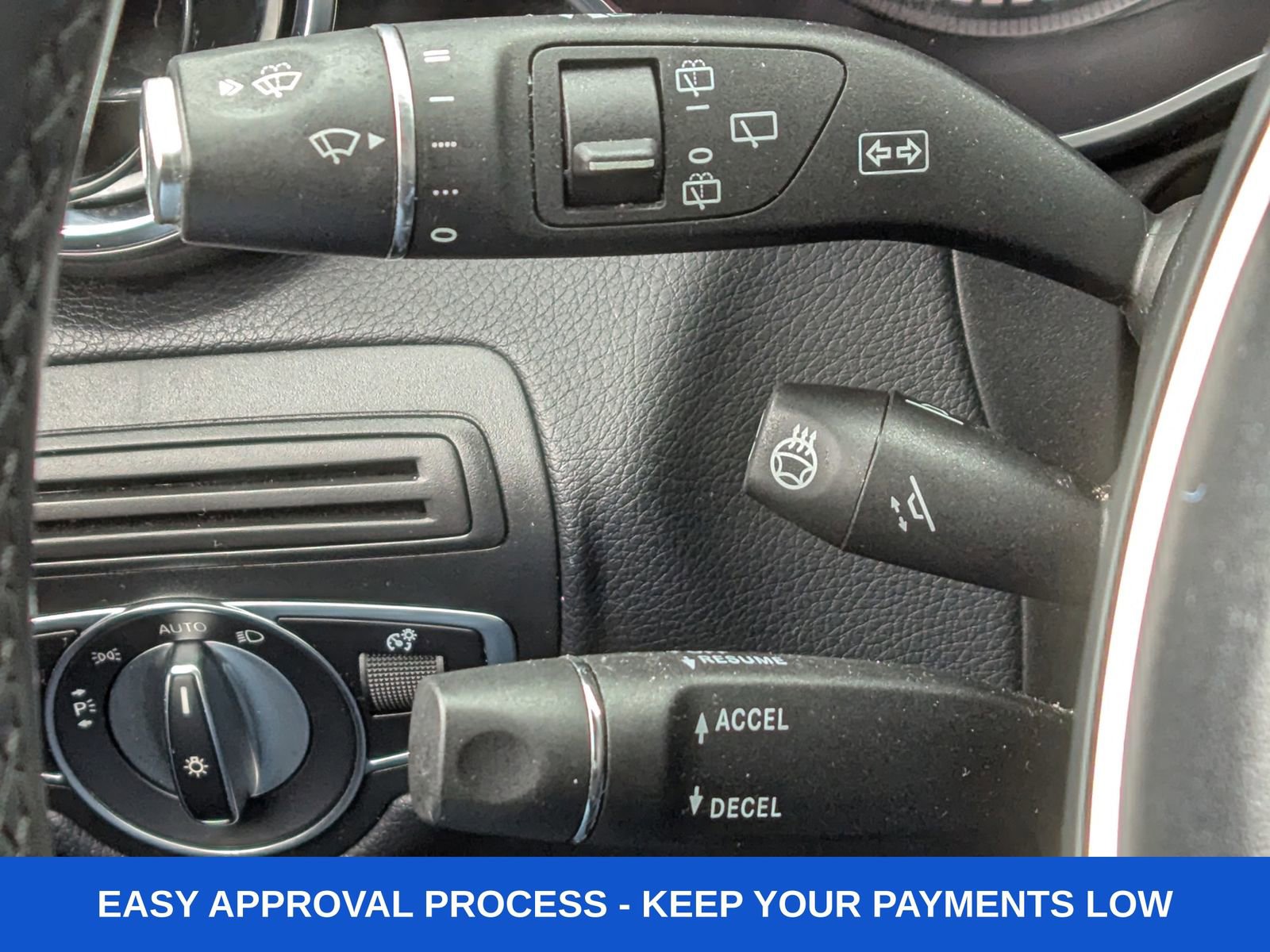 Used 2019 Mercedes-Benz GLC 300 4MATIC w/ Premium Package image 36