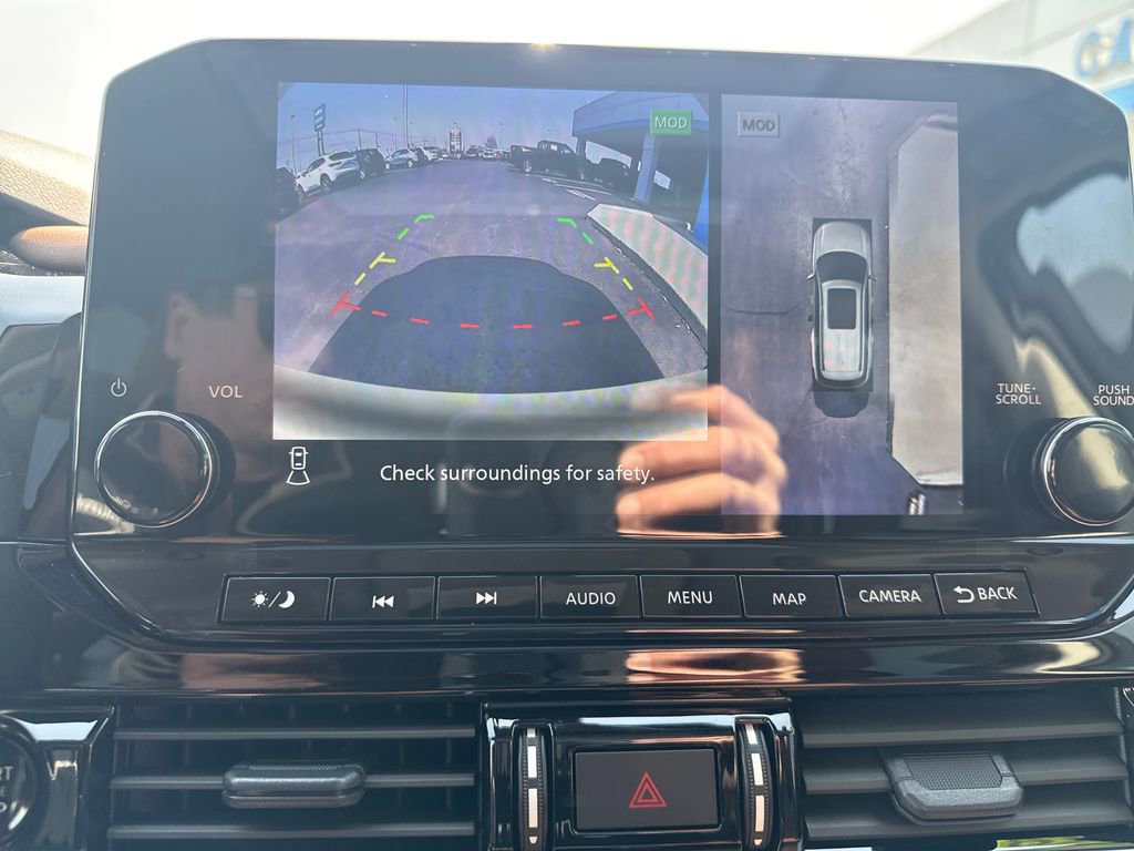 Used 2025 Nissan Pathfinder Platinum w/ Cargo Package image 23