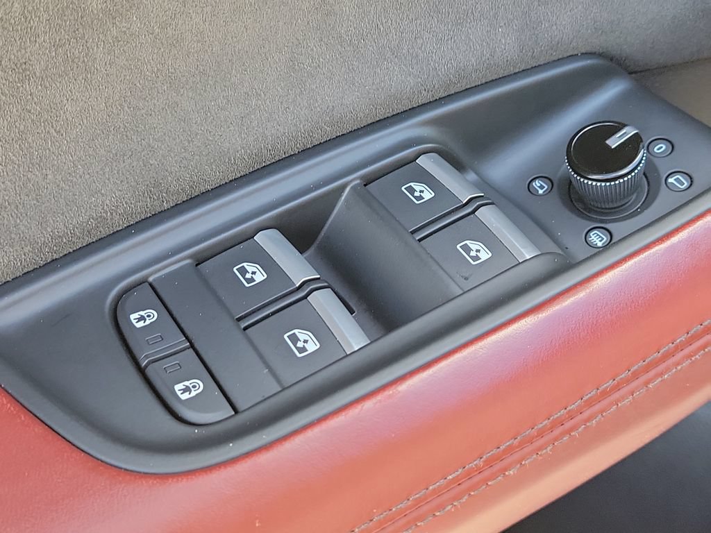 Used 2020 Audi SQ8 Prestige w/ Prestige Package AWD/4WD image 29