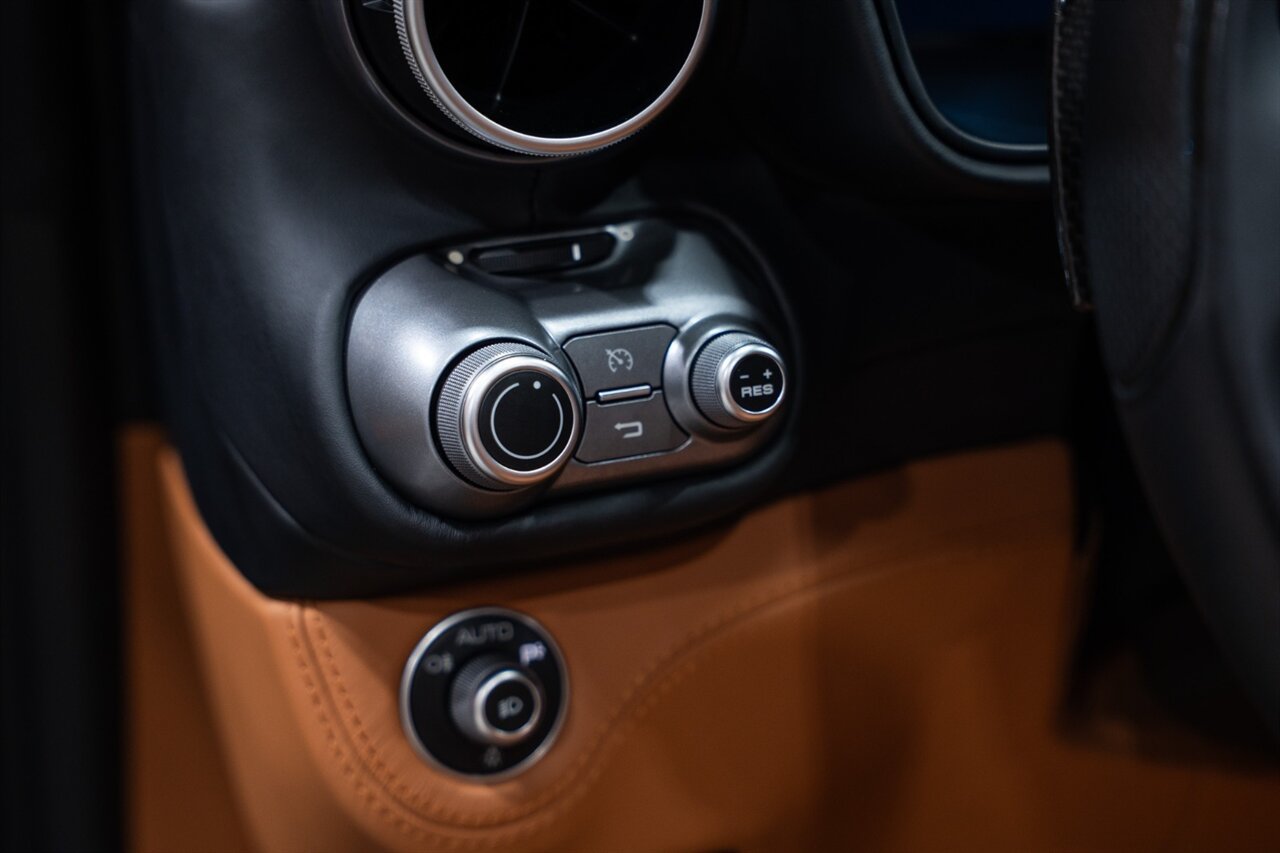 Used 2020 Ferrari Portofino RWD image 63
