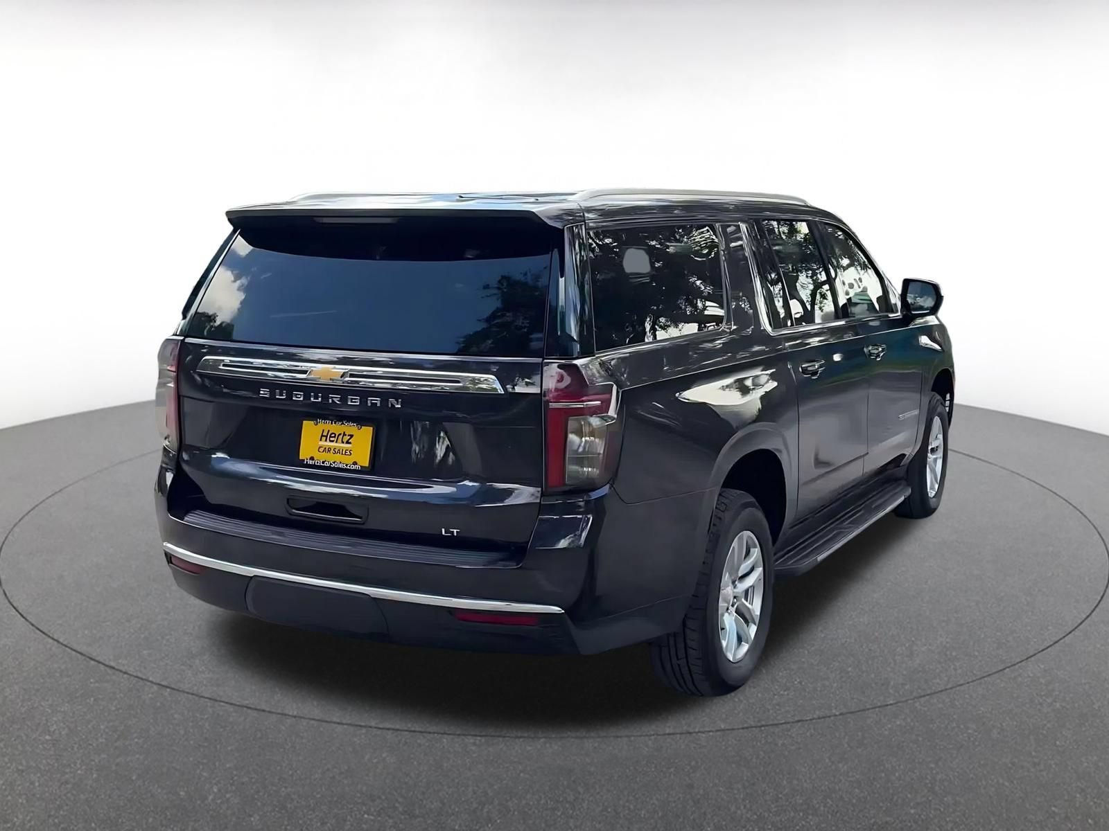 Used 2024 Chevrolet Suburban LT RWD image 13