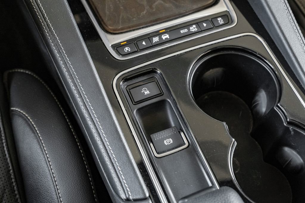 Used 2017 Jaguar F-PACE S image 30