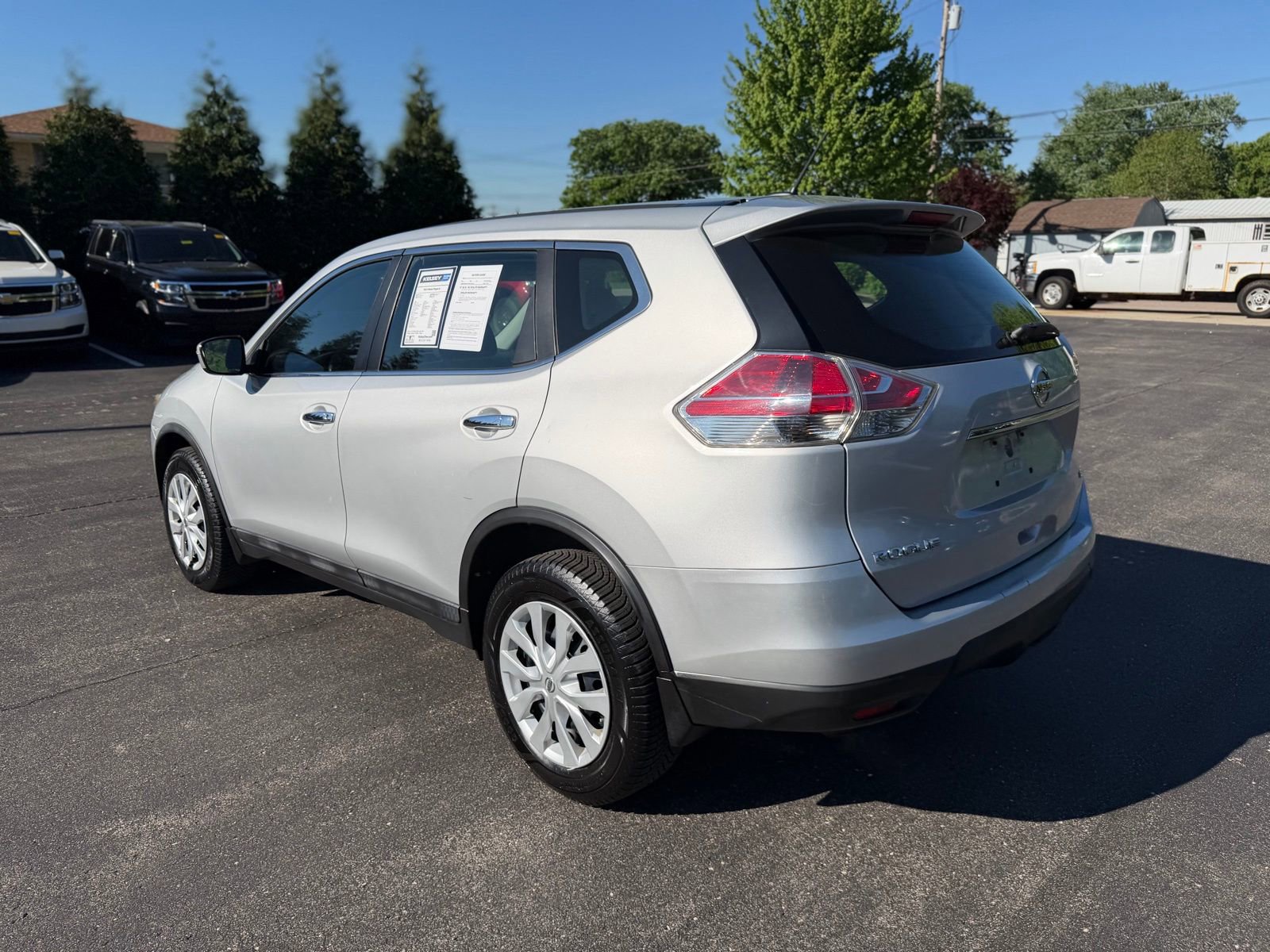 Used 2015 Nissan Rogue S image 3