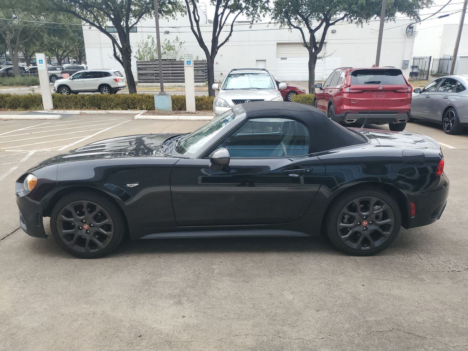 Used 2017 FIAT 124 Spider Abarth RWD image 3