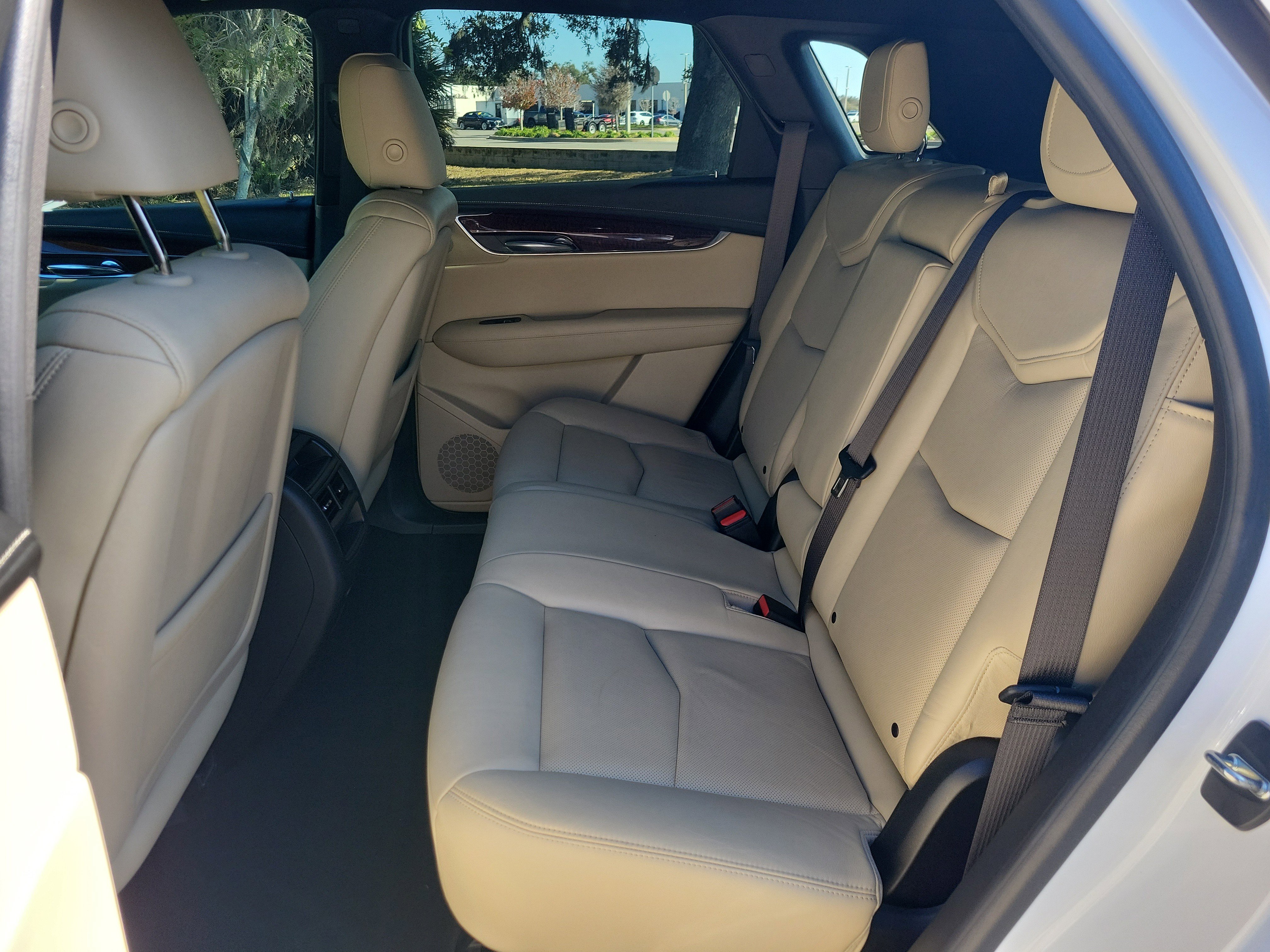 Used 2017 Cadillac XT5 Luxury w/ Driver Awareness Package image 18