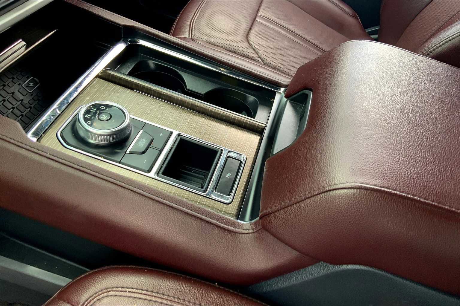 Used 2022 Ford Expedition Limited image 13