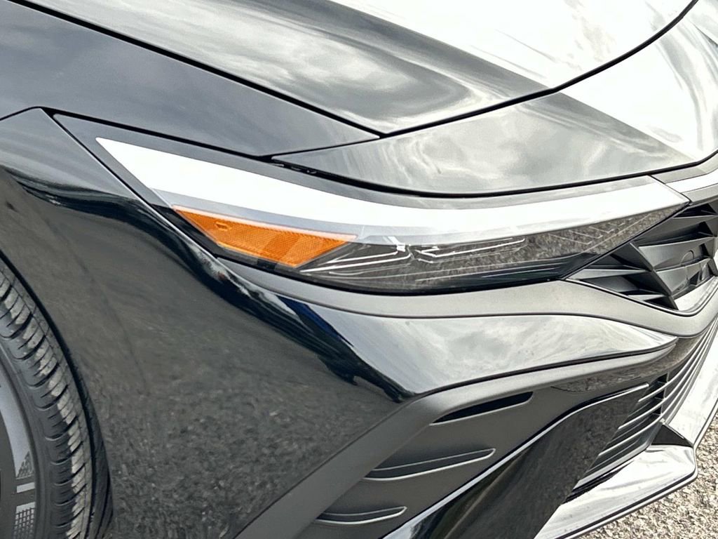 New 2026 Hyundai Elantra Sport FWD image 10