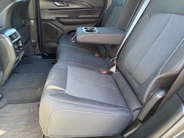 Used 2024 Jeep Grand Cherokee Laredo w/ Luxury Tech Group I AWD/4WD image 12