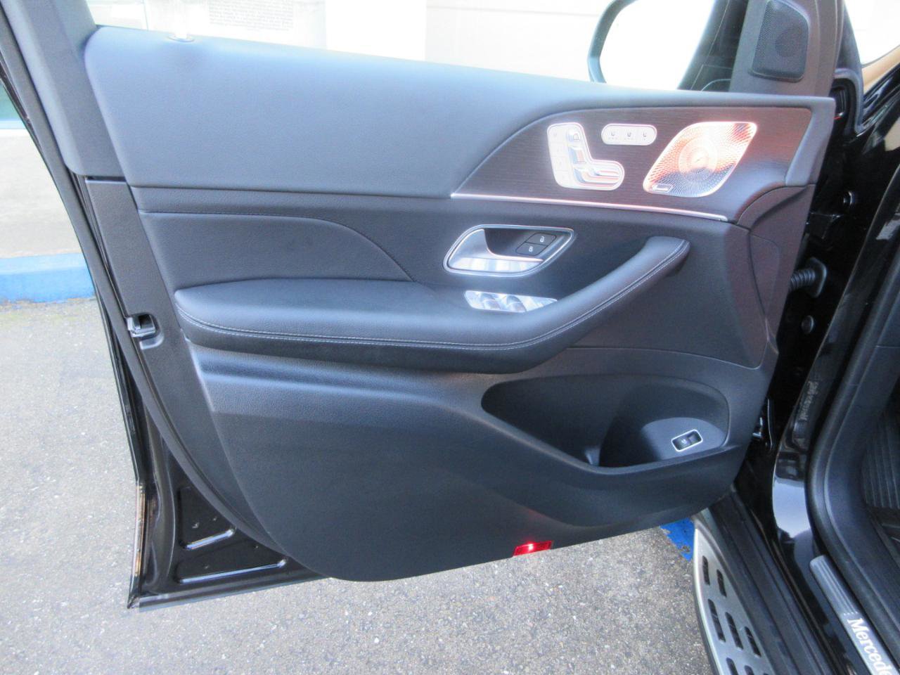 Used 2025 Mercedes-Benz GLE 580 4MATIC image 5