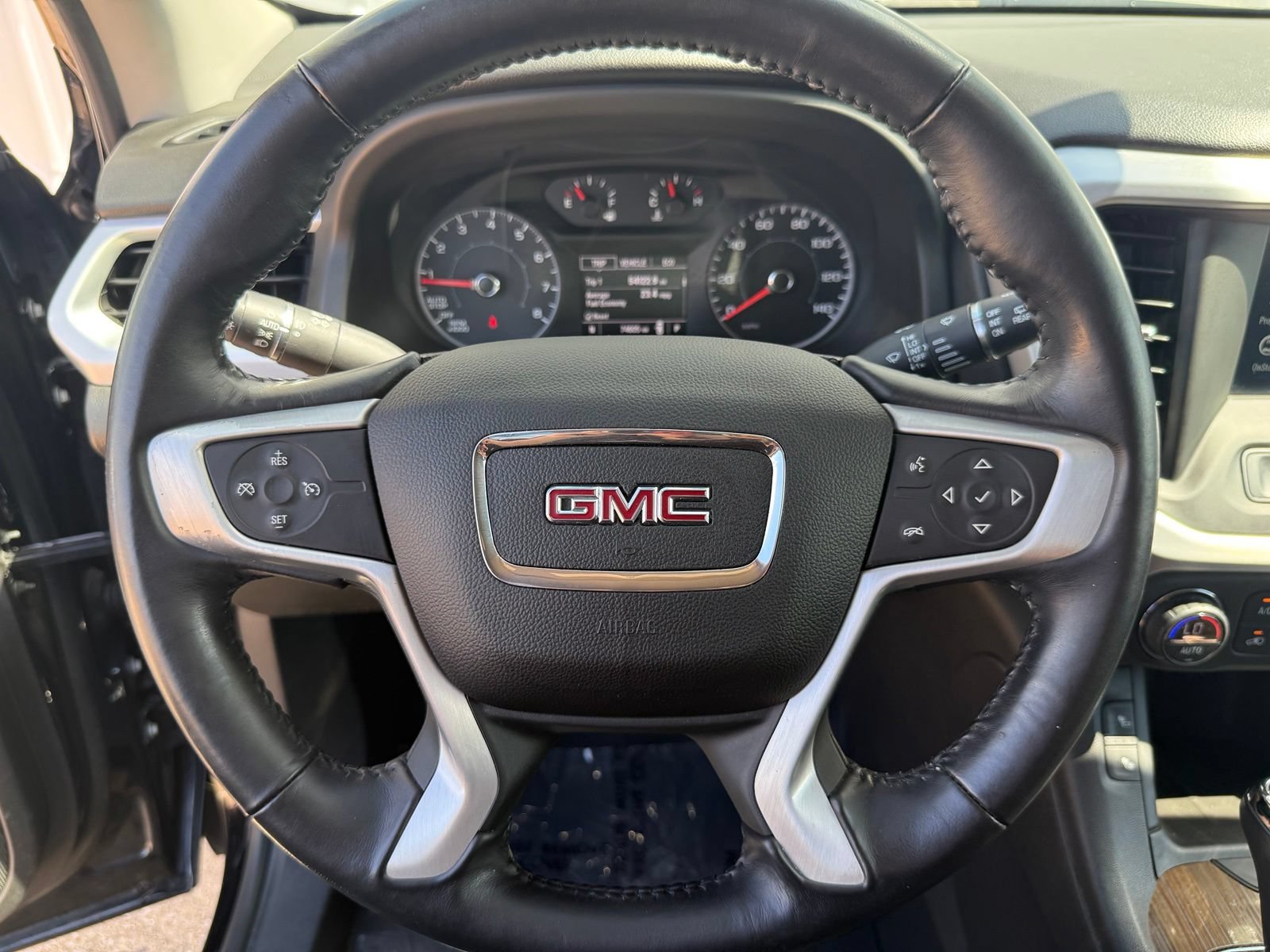 Used 2017 GMC Acadia SLE FWD image 13