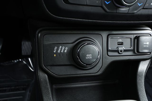 Used 2021 Jeep Renegade Limited w/ Sun & Sound Group AWD/4WD image 19