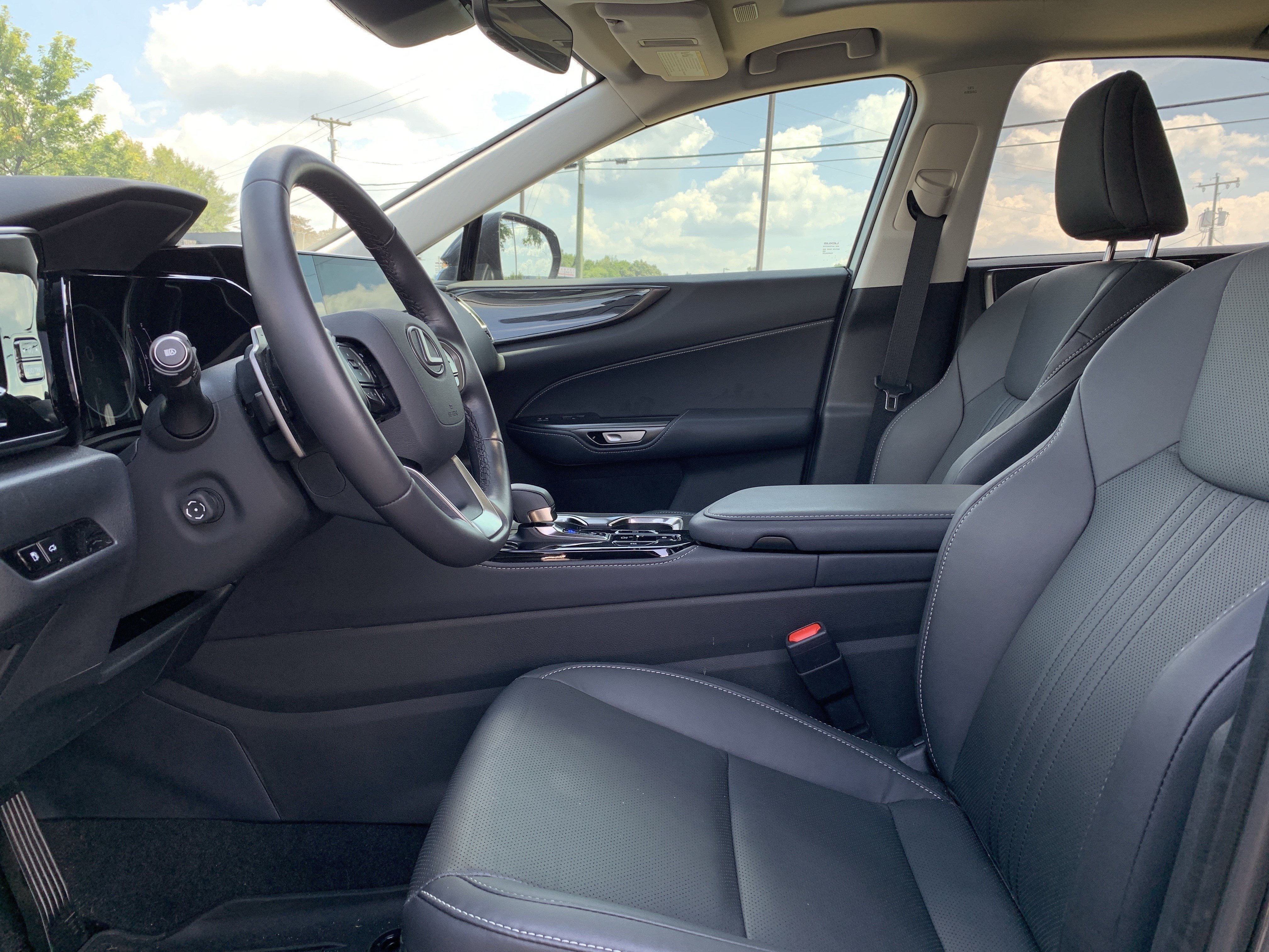 Used 2025 Lexus NX 250 FWD w/ Accessory Package (2T) image 16