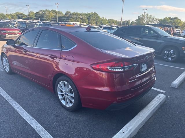 Used 2019 Ford Fusion SE FWD image 4