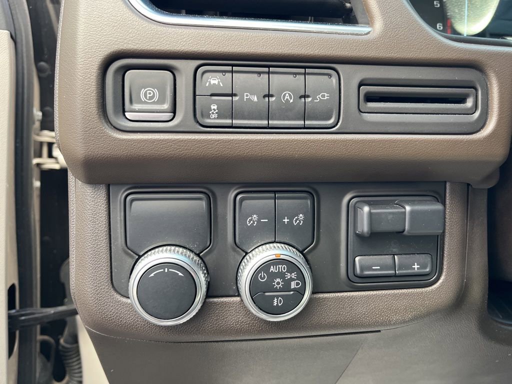 Used 2021 GMC Yukon SLT w/ SLT Luxury Plus Package image 22