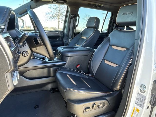 Used 2024 GMC Yukon XL AT4 w/ Technology Package image 19