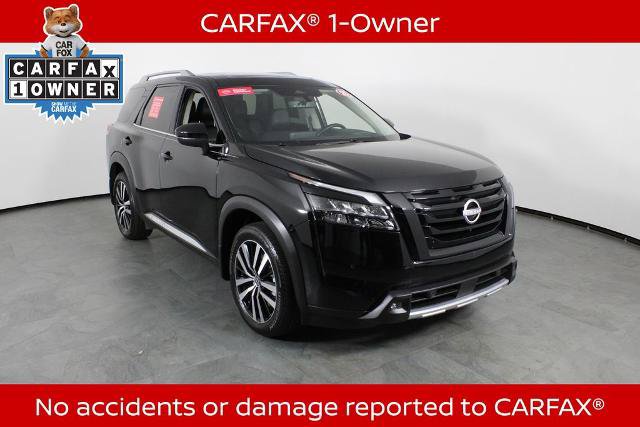 Certified 2025 Nissan Pathfinder Platinum w/ Black Appearance Package FWD image 5