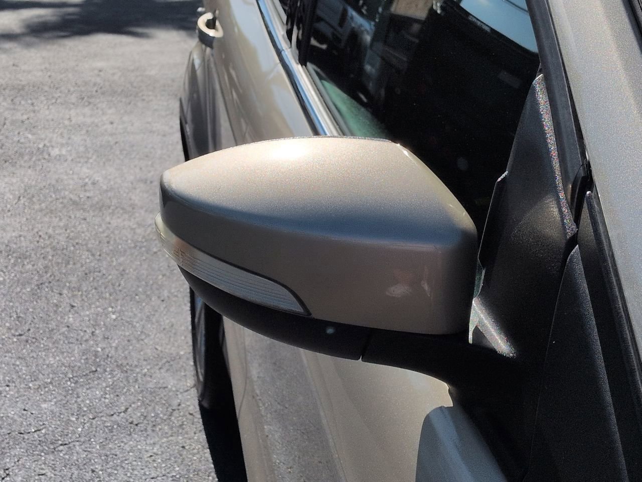 Used 2018 Ford Escape Titanium w/ Ford Safe & Smart Package AWD/4WD image 11