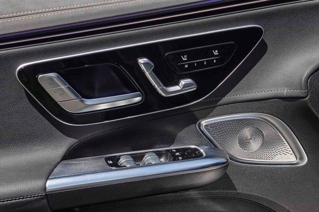 Used 2023 Mercedes-Benz EQE 500 4MATIC Sedan image 21