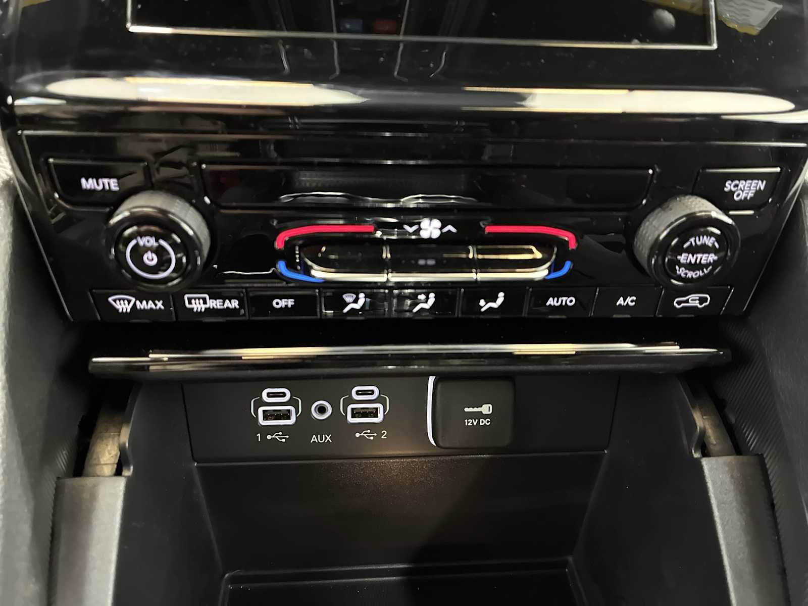 New 2025 Jeep Grand Cherokee Laredo X image 17