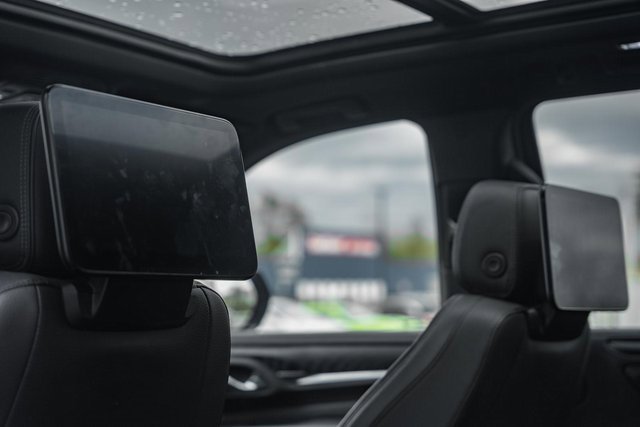 Used 2021 GMC Yukon Denali w/ Denali Premium Package image 44