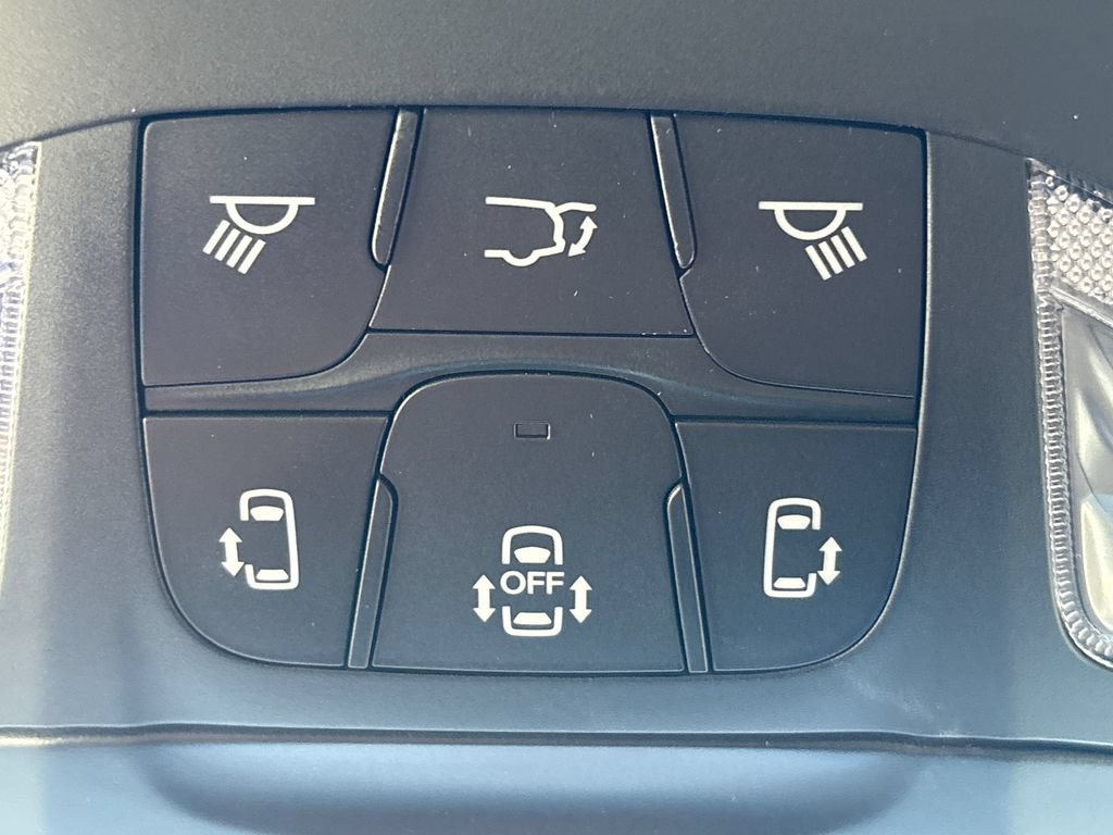 New 2027 Chrysler Pacifica Limited AWD/4WD image 30