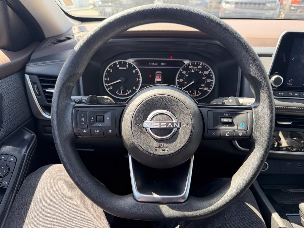 Used 2023 Nissan Rogue SV AWD/4WD image 6