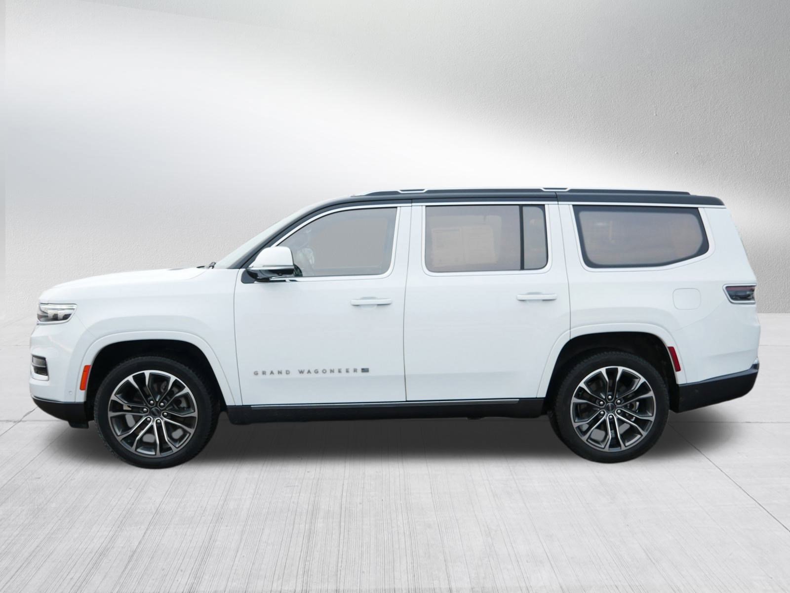 Used 2022 Jeep Grand Wagoneer Series III w/ Rear Seat Video Group 1 image 4