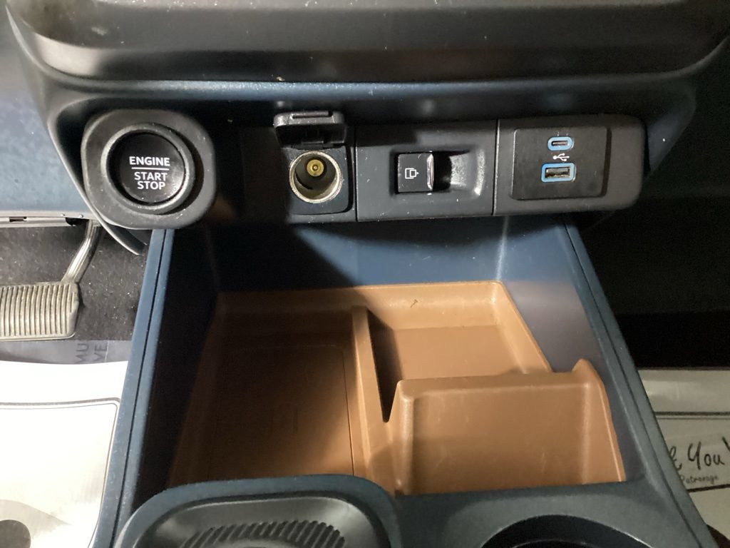 Used 2022 Ford Maverick Lariat w/ Lariat Luxury Package FWD image 19