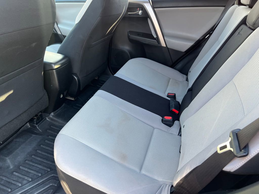 Used 2017 Toyota RAV4 XLE AWD/4WD image 11