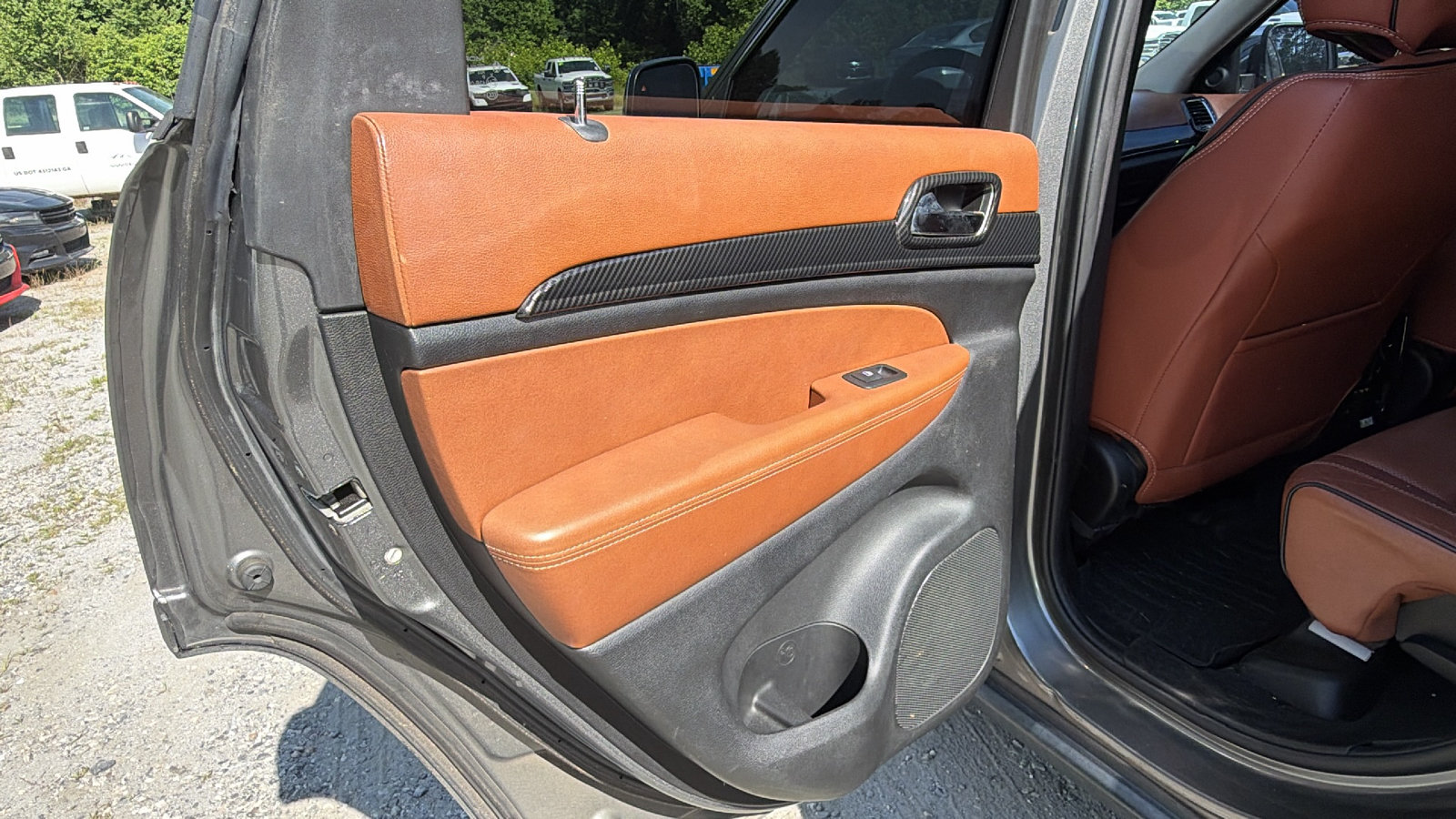 Used 2012 Jeep Grand Cherokee Overland Summit RWD image 23