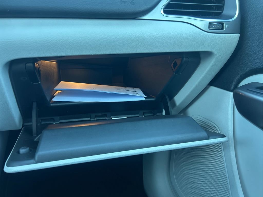 Used 2021 Jeep Cherokee Latitude Lux w/ Comfort/Convenience Group AWD/4WD image 31