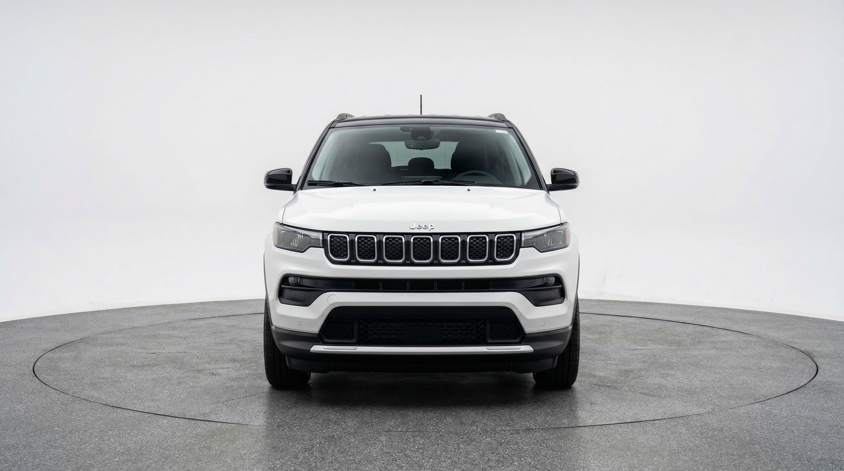 Used 2025 Jeep Compass Limited AWD/4WD image 2
