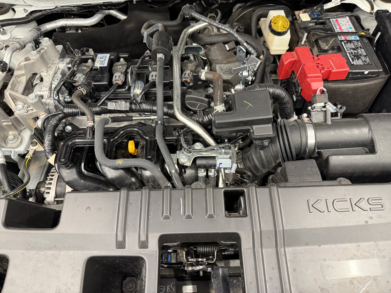 Used 2025 Nissan Kicks SR FWD image 27