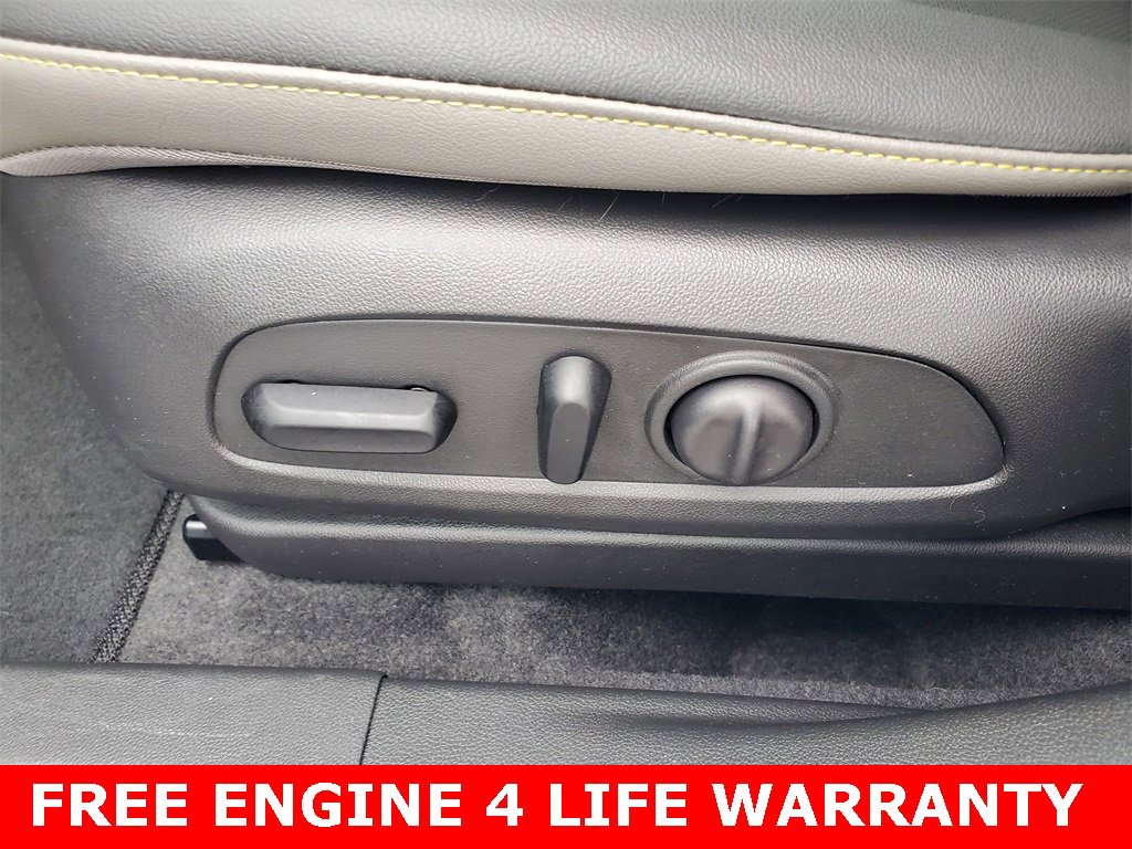 Used 2025 Chevrolet Trax ACTIV w/ Driver Confidence Package image 6