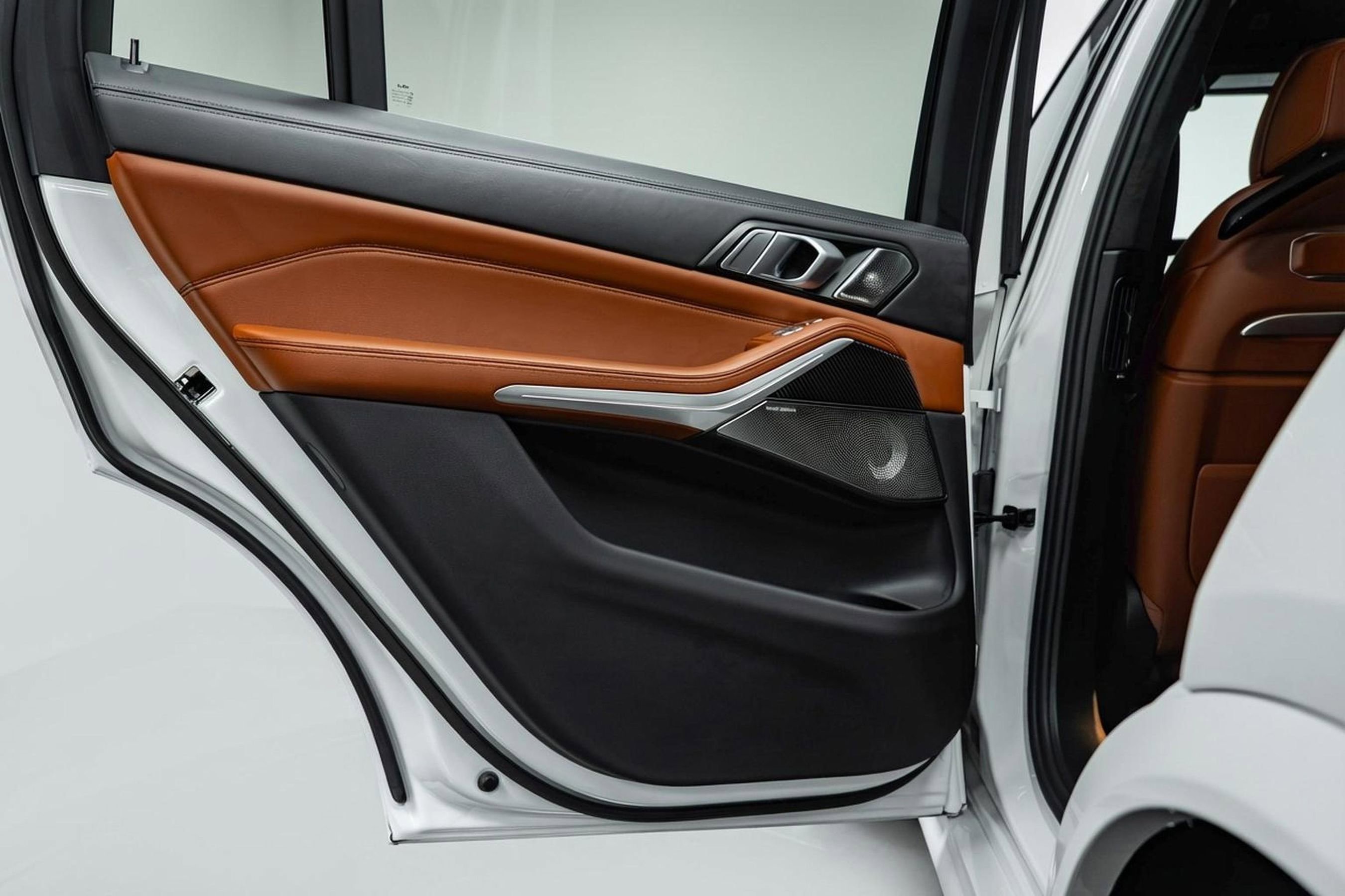 Used 2023 BMW X7 M60i w/ Executive Package image 10