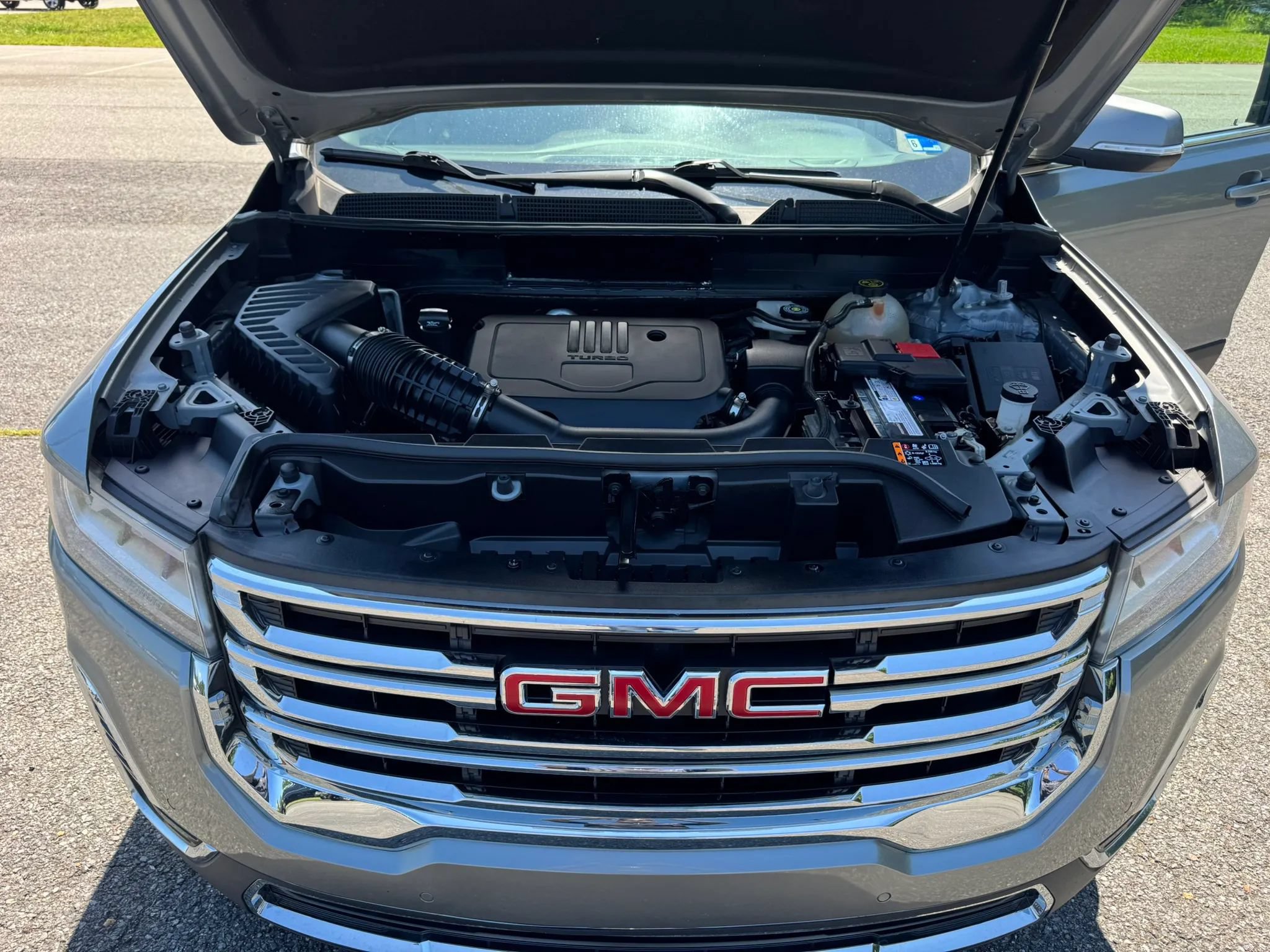 Used 2023 GMC Acadia SLE AWD/4WD image 56