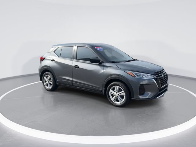 Used 2025 Nissan Kicks Play S FWD image 1