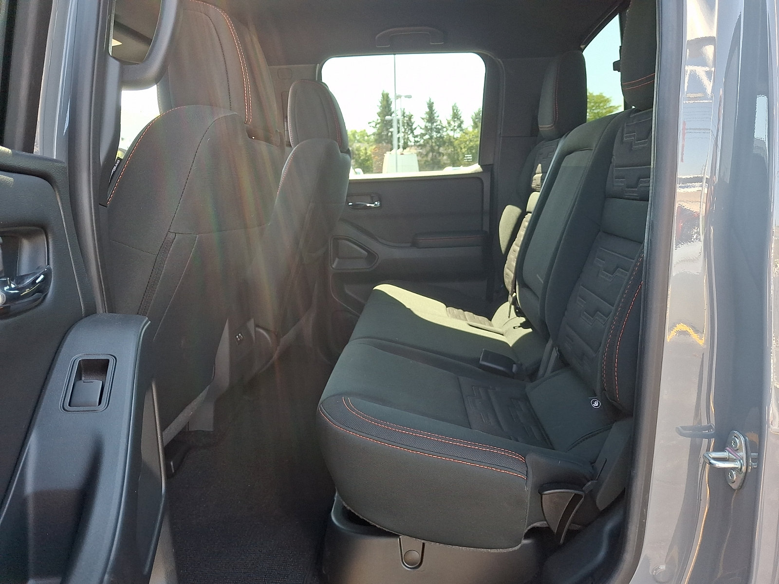 Certified 2025 Nissan Frontier PRO-4X AWD/4WD image 10