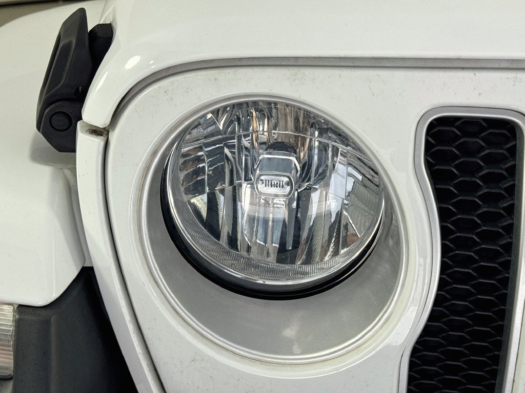 Used 2019 Jeep Wrangler Unlimited Sahara AWD/4WD image 36
