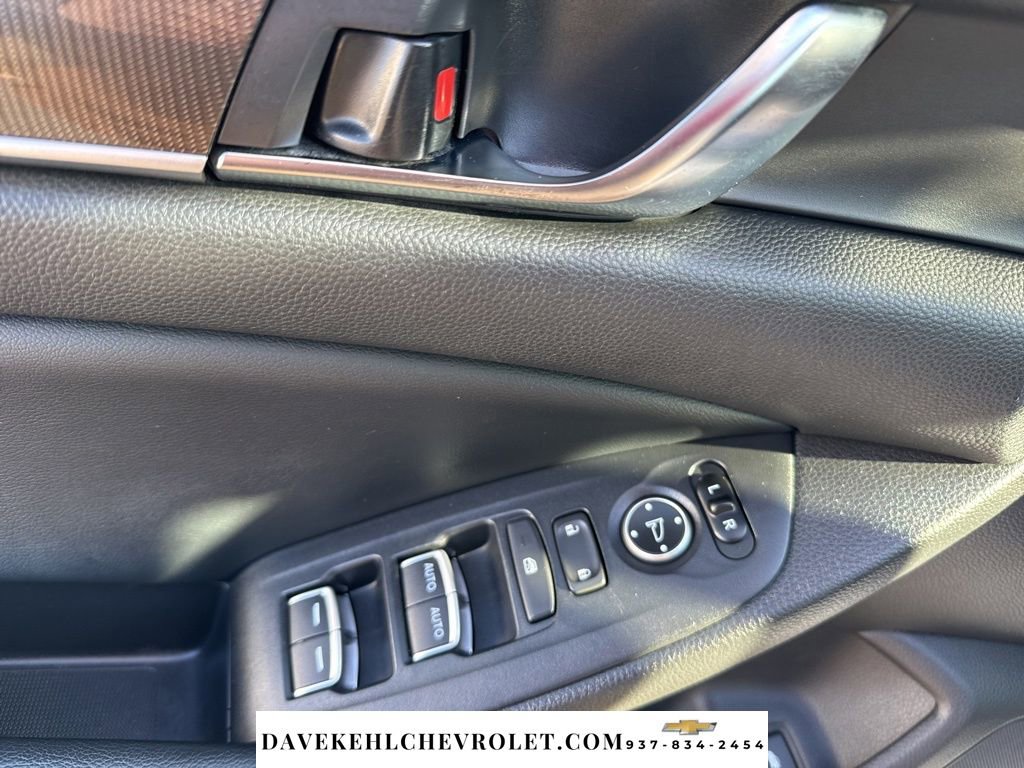 Used 2018 Honda Accord Sport image 9