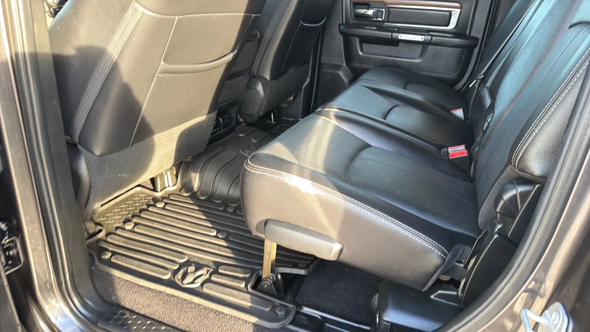 Used 2018 RAM 3500 Laramie image 52