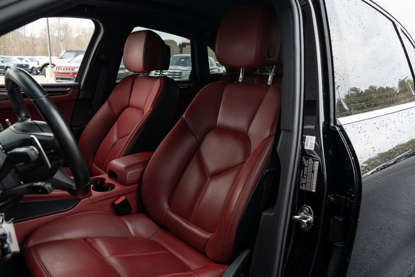 Used 2022 Porsche Macan S w/ Premium Package Plus image 30