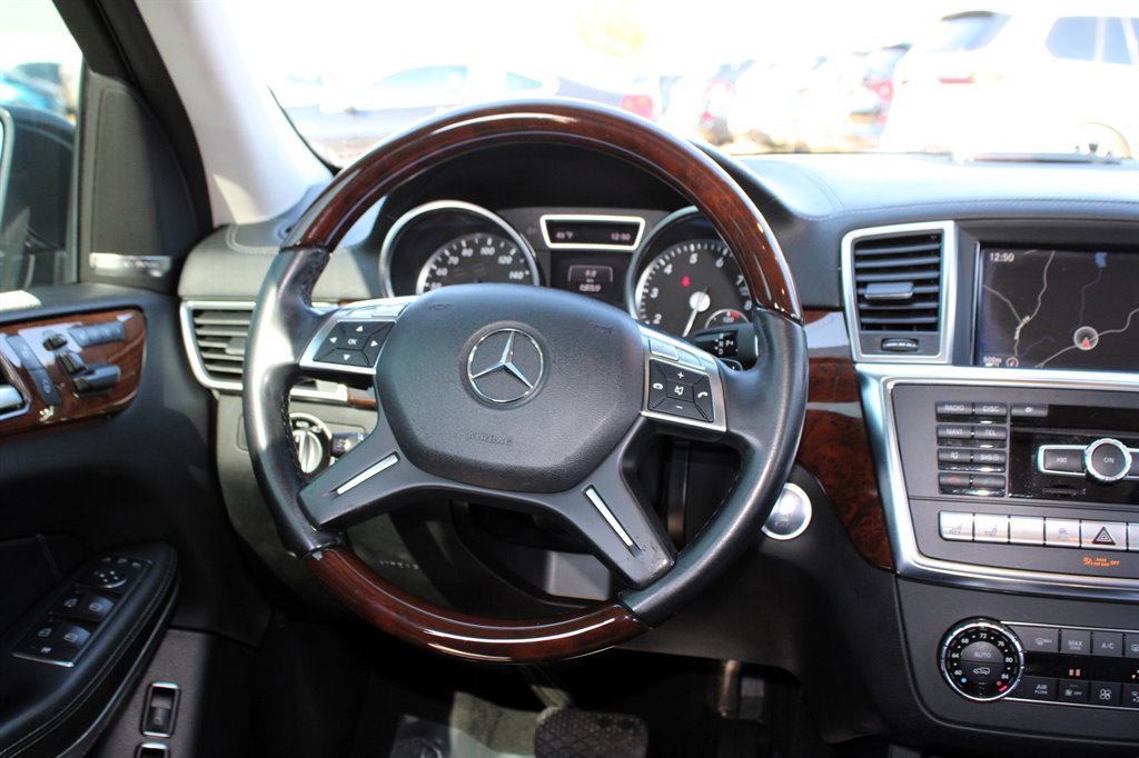 Used 2013 Mercedes-Benz GL 550 4MATIC image 14
