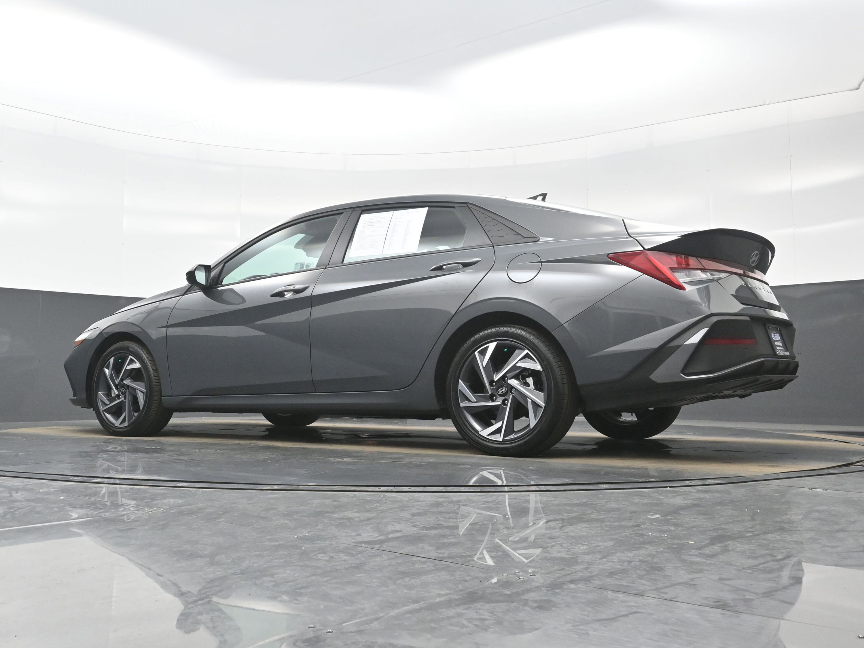 Certified 2025 Hyundai Elantra SEL image 27