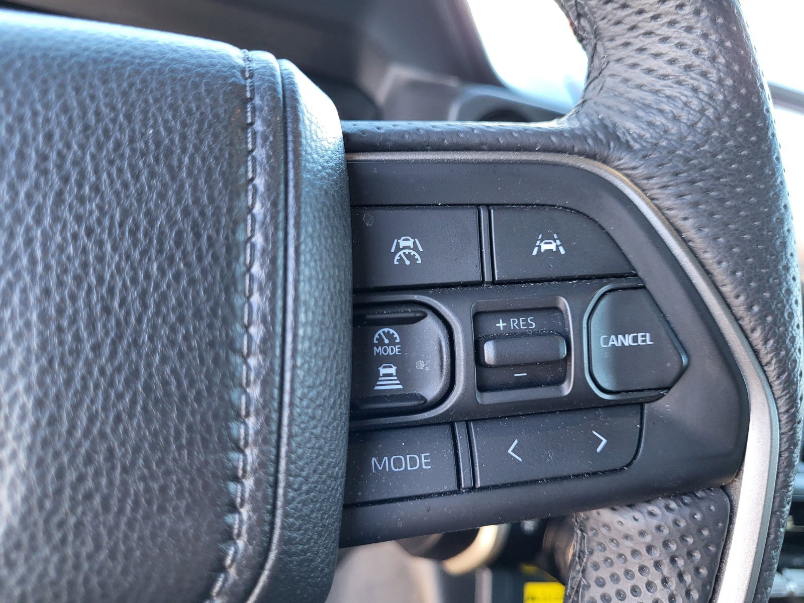 Certified 2025 Toyota Tacoma SR5 image 26